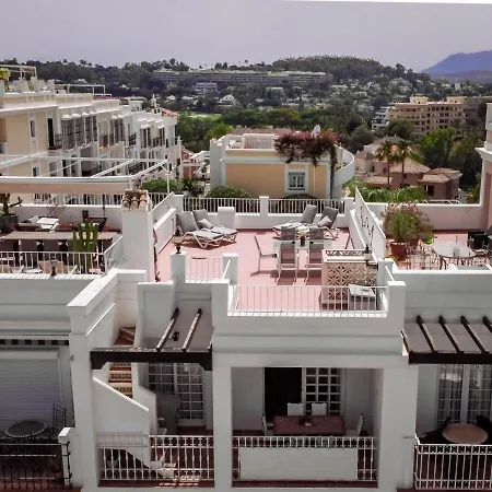Fantastic 3 Bedroom Townhouse In Aloha Pueblo Close To The Golf Course And Has Amazing Mountain Views 度假居 马尔韦利亚